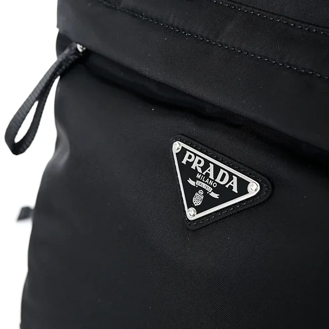 PRADA 三角 ロゴ付き バックパック リュックサック 2VZ034 VIPセールプラダ 三角 ロゴ付き バックパック リュックサック