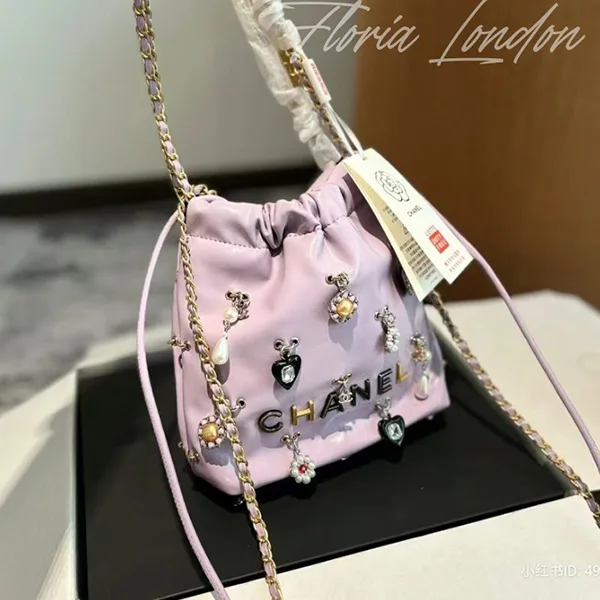 シャネル 22 ミニ 偽物】CCロゴチャーム付 レアカラーも!!AS3980 シャネル 22 ミニ 偽物】CCロゴチャーム付 レアカラーも!!AS3980