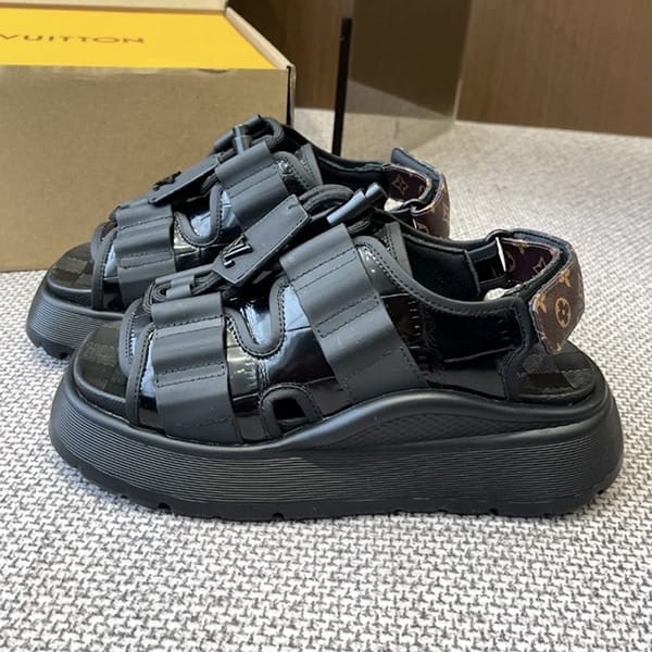 【厚底で履き心地◎】LouisVuitton★サンダル カメレオンライン カメレオン サンダル ｜ルイ・ヴィトン 公式サイト - 1AHOAX