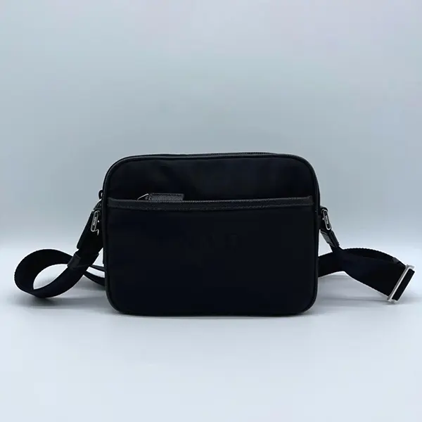【セール】プラダ☆三角ロゴナイロンショルダーバッグ☆2VH144 PRADA プラダ 人気 ロゴ ナイロン ショルダーバッグ 黒 2VH144