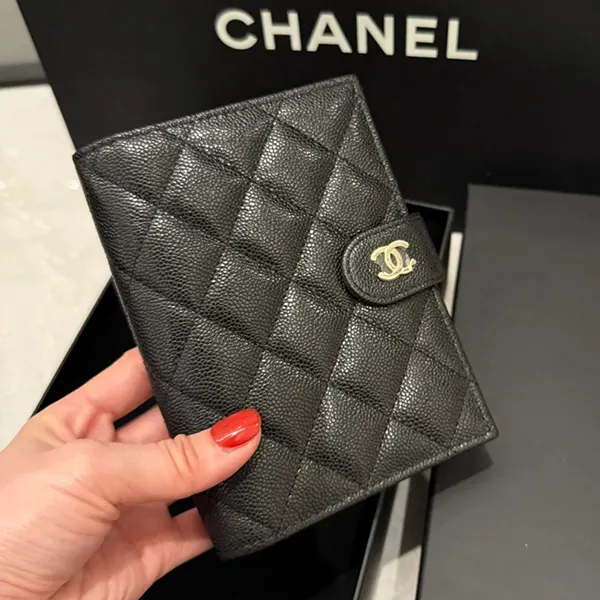 シャネル 24K パスポートケース キャビア ブラック CHANEL - 値下げ！新品 シャネル キャビアスキン パスポート