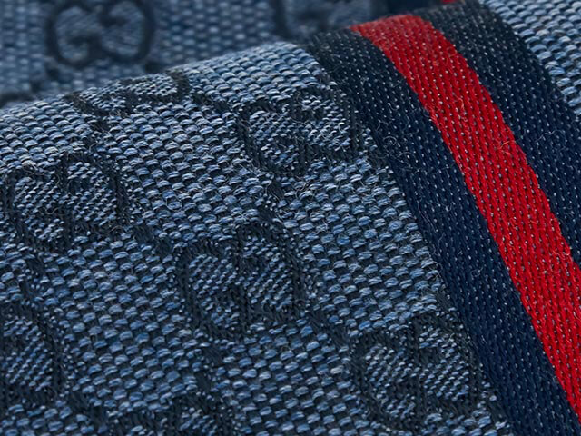 GUCCI ネイビー レッド ストライプ マフラー GUCCI グッチ ネクタイ ビー ハチ ストライプ柄 シルク